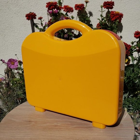 LEGO Yellow Plastic Carrying Carry Case Storage Box w Handle Dividers - Picture 7 of 9